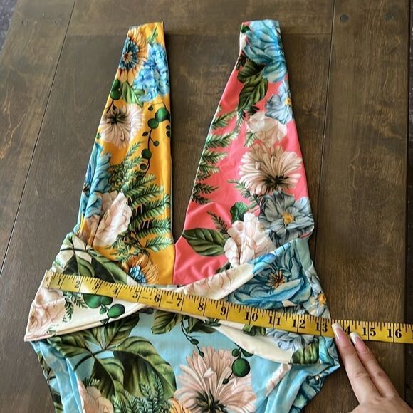 Agua Bendita Pacifico Ellis Aine Floral One-Piece Swimsuit - Picture 9 of 15